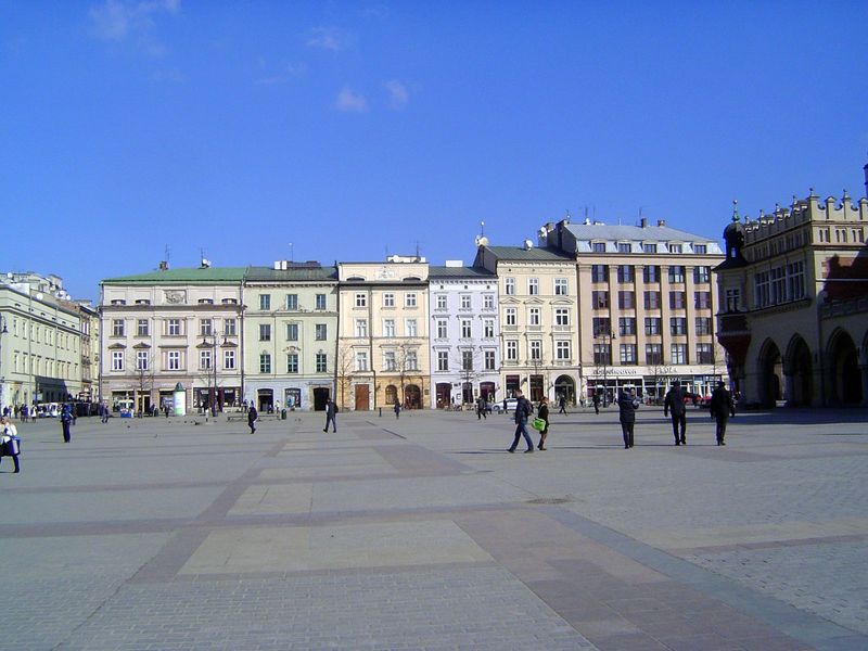 A couple of blocks more and we're in Europe's largest square, 200 meters by 200 meters, not quite cardinal and with an almost perfect surrou