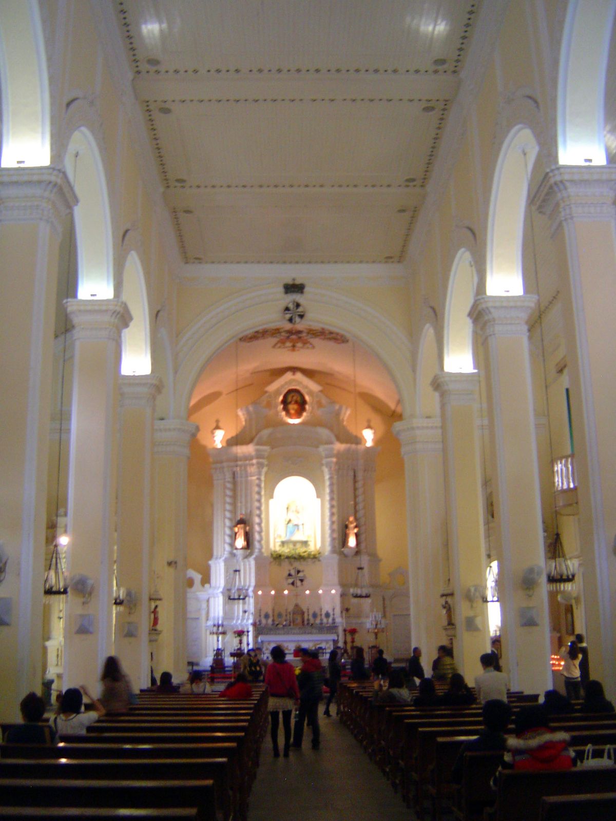 The church interior, a classic basilica which, perhaps for ventilation, was built higher than was customary back home.