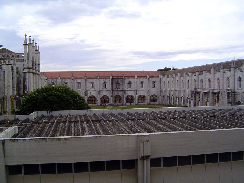 The vast but much more recent west wing.