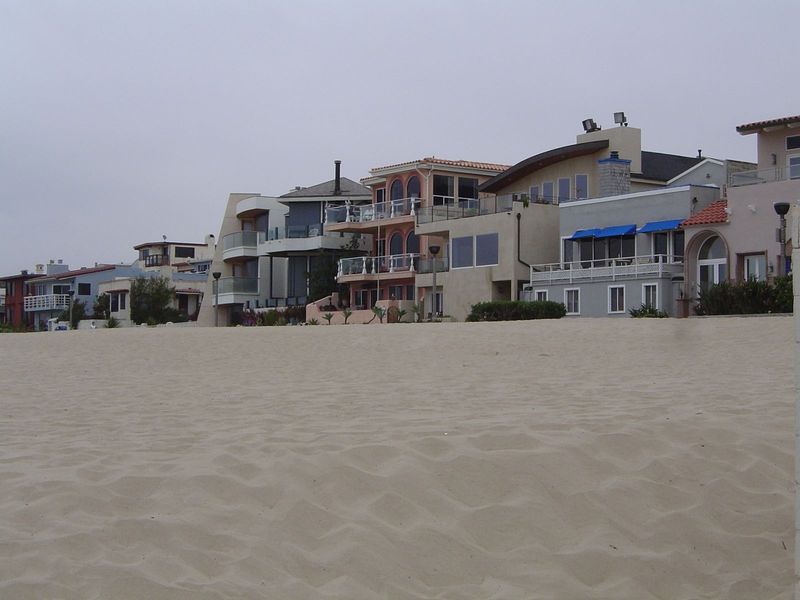 Despite the proximity of the venerable Chevron refinery at El Segundo, the beach is clean and treated like the front yard.