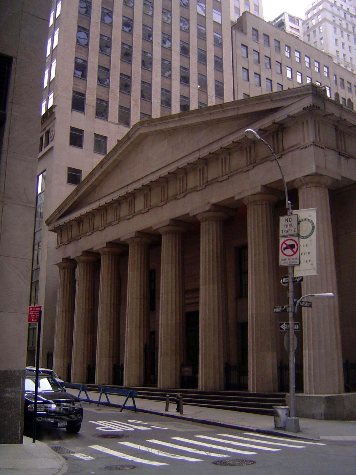 The rear side. As the steeple of St. Paul's echoed the monument of Lysicrates, so this building is a near-copy of the Parthenon, minus the s