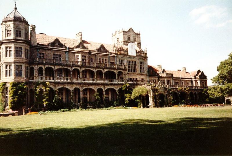 At the foot of the T and at the western end of the town stands the former viceregal lodge, a "lodge" only in the sense that Vanderbilt's man
