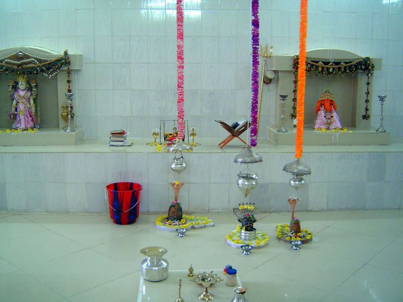 The temple is new but the Hindu community is old. Among its occupations today: trading in cashew nuts, locally grown in quantity.