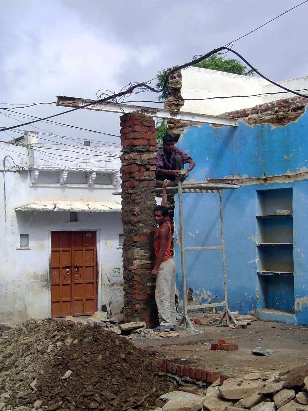The question arises: how are bricks and other building materials brought to the site?