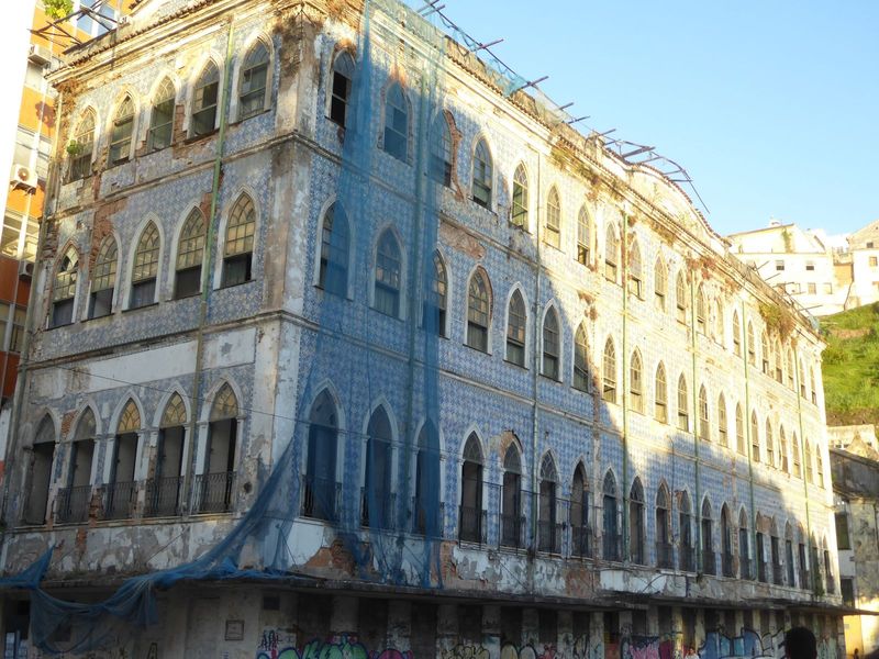 The Sobrado Azulejado or "tiled building" on Rua de Belgica is falling apart.