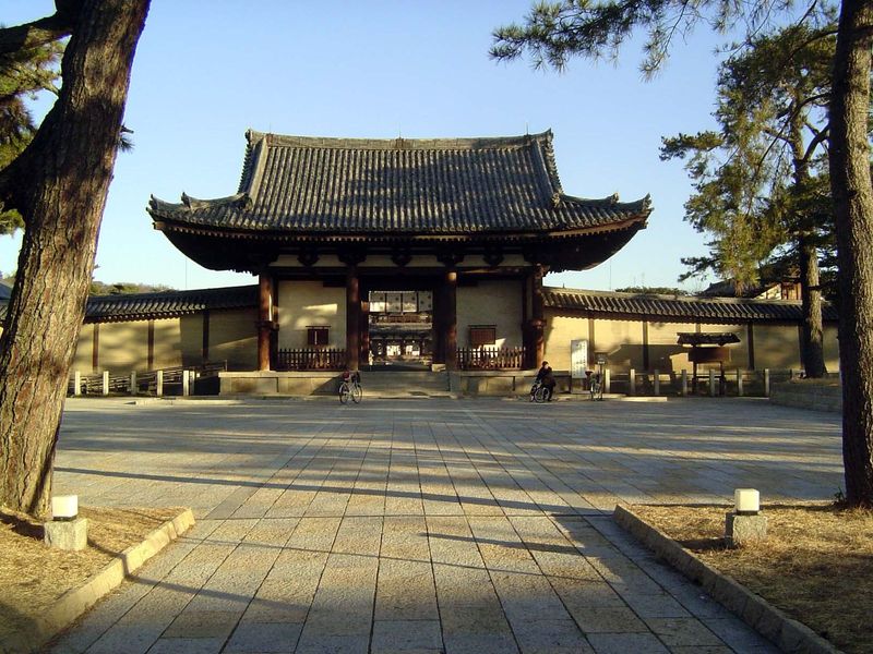 The Nandaimon or Great South Gate, built in 1439. Late in the day, in other words.