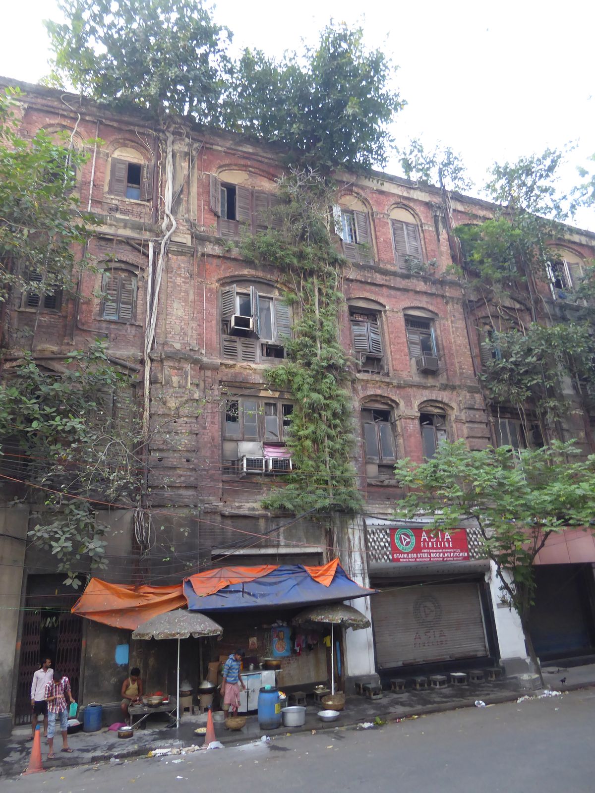 Step out of the Lalit Great Eastern and you bump into Ezra Mansion, built by one Calcutta's real-estate barons.