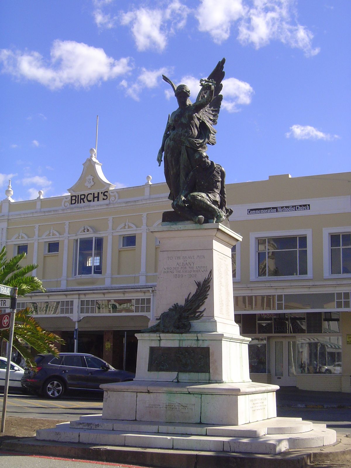 This one is a monument to the Boer or, as phrased here, the Anglo-Boer War. The inscription suggests that the builders wanted to celebrate o