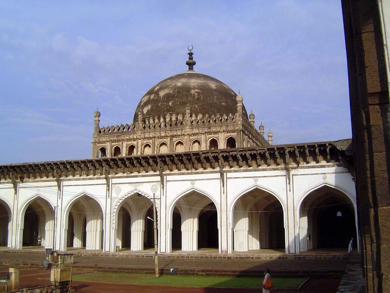 Farther into the city, the Jami Mosque was begun by Ali Adil Shah. It was never finished, though work continued until and even after the arr