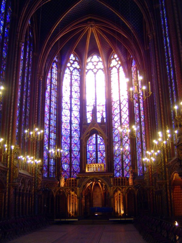 Ayers writes, "Even amongst the other extraordinary achievements of the medieval period, the Sainte-Chapelle stands out, and its capacity to