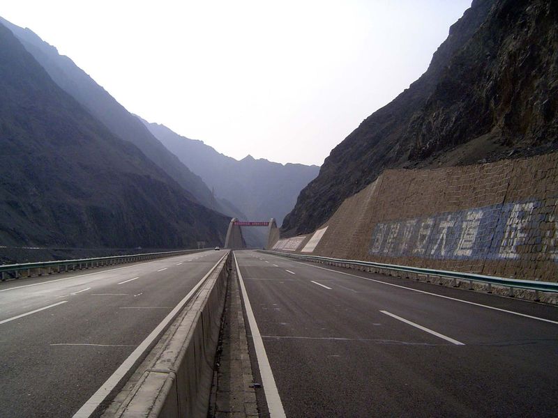 The route passes through a gap at the eastern side of the Tian Shan.