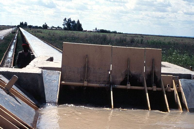 The steel plates that control local distributaries can be raised or lowered—and locked into place—to release a precise quantity of water.
