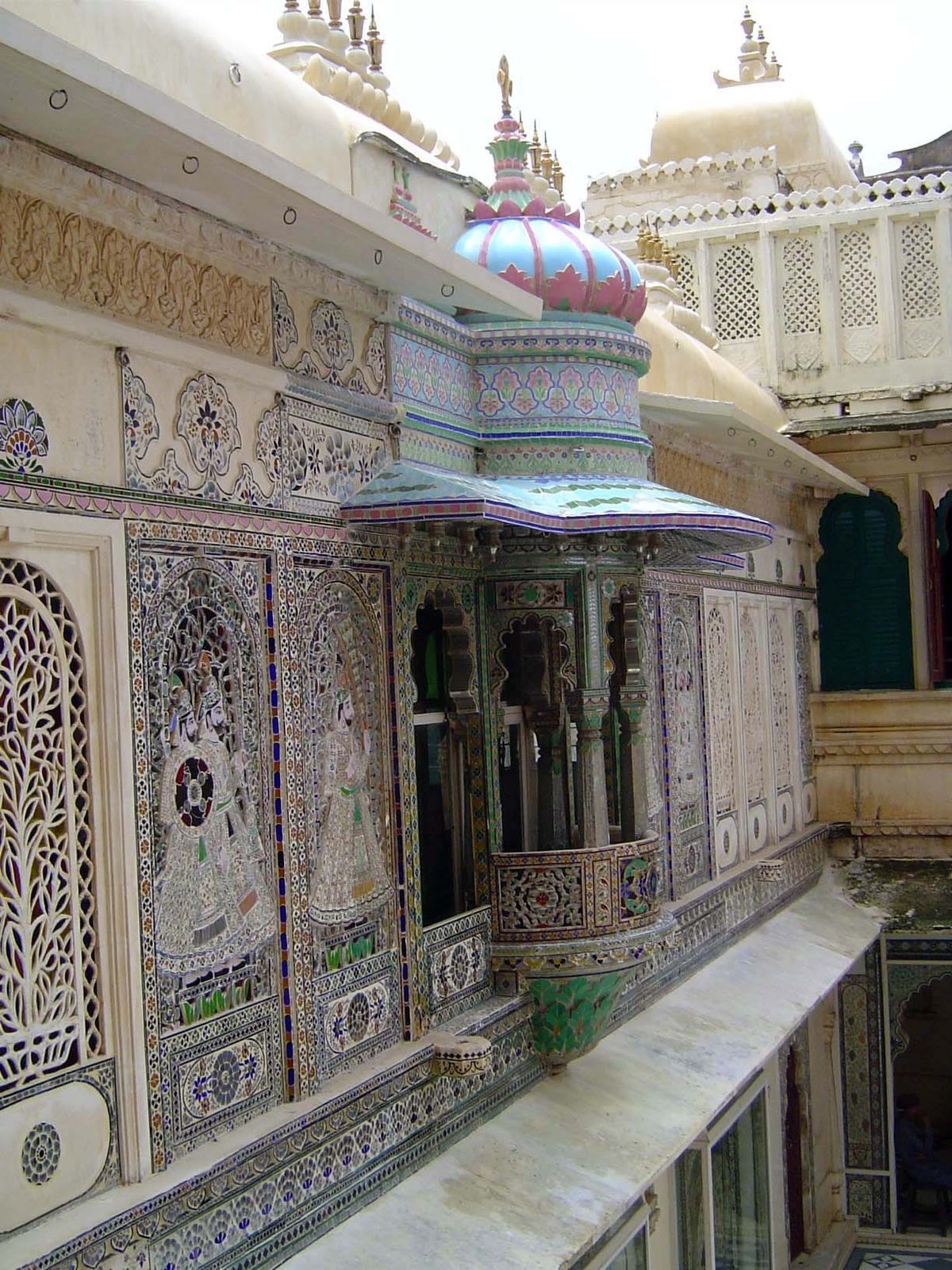 Detail of Mor Chowk.