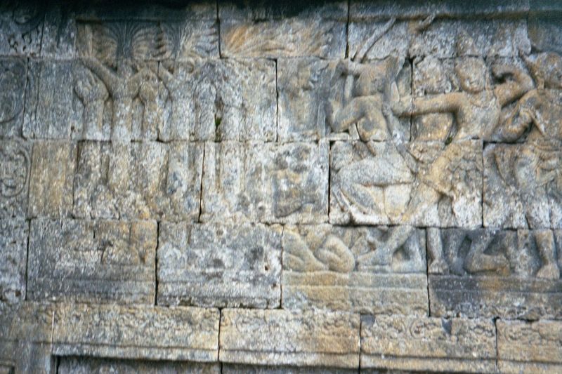 Gopa's father consents to her marriage after the prince shoots an arrow through seven trees.