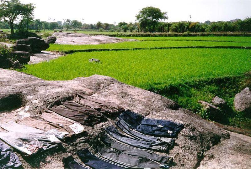 With water, one can wash clothes, too, and spread them out to dry on the outcrops, hot in summer.