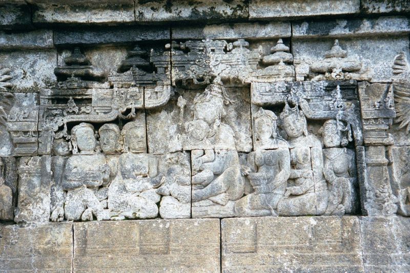 Maya dies a week later, and her sister Gautami cares for the young prince, shown in her lap.