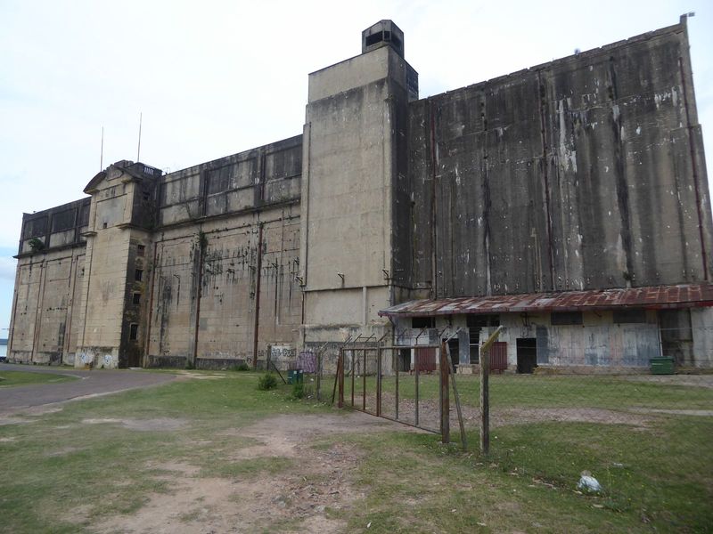 Side view. The building was built in stages, with the right-hand third added later. When built, the word LEMCO, for Liebig Extract of Meat C