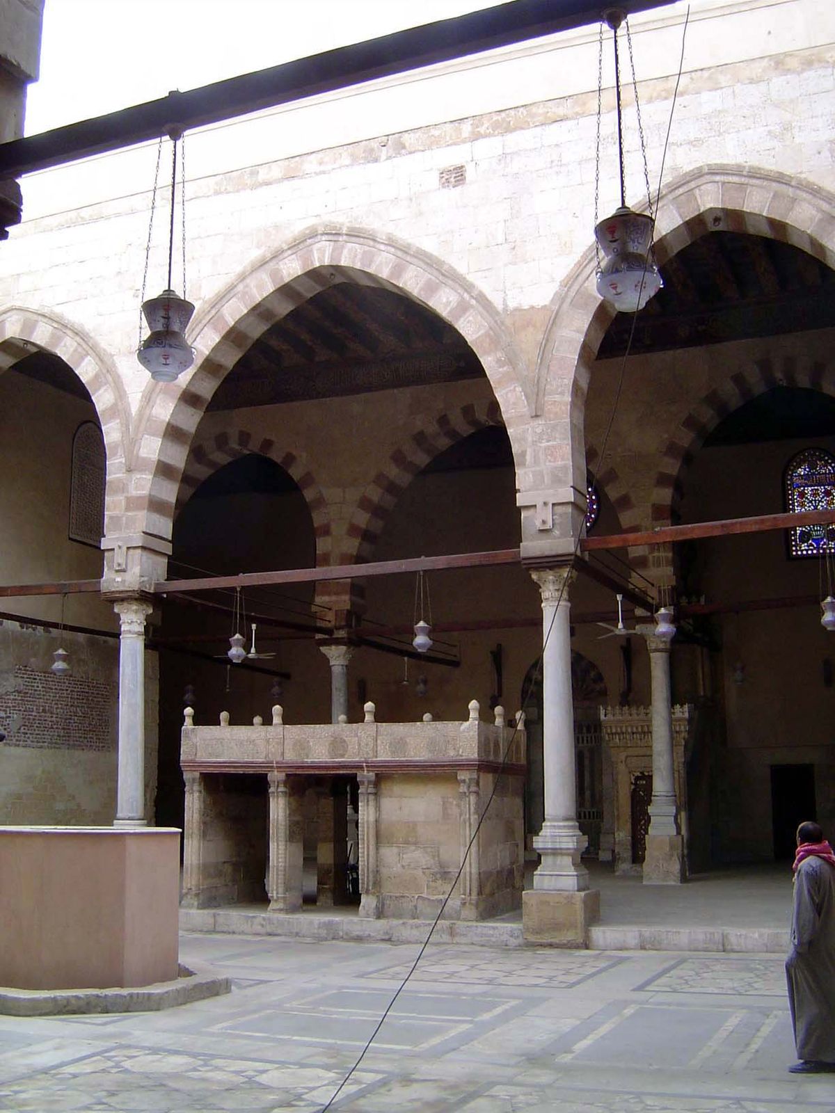 Mihrab and dikka.