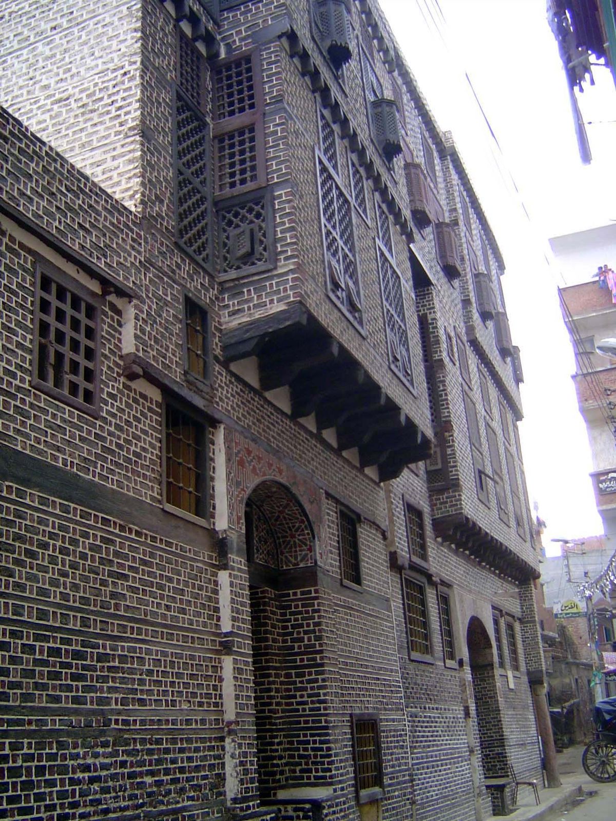 Streetside mashrabiyya.