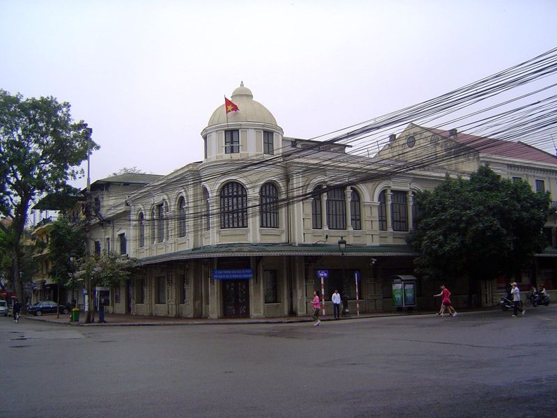 The Godard department store or Magasins Godard, later Les Grands Magasins Réunis.