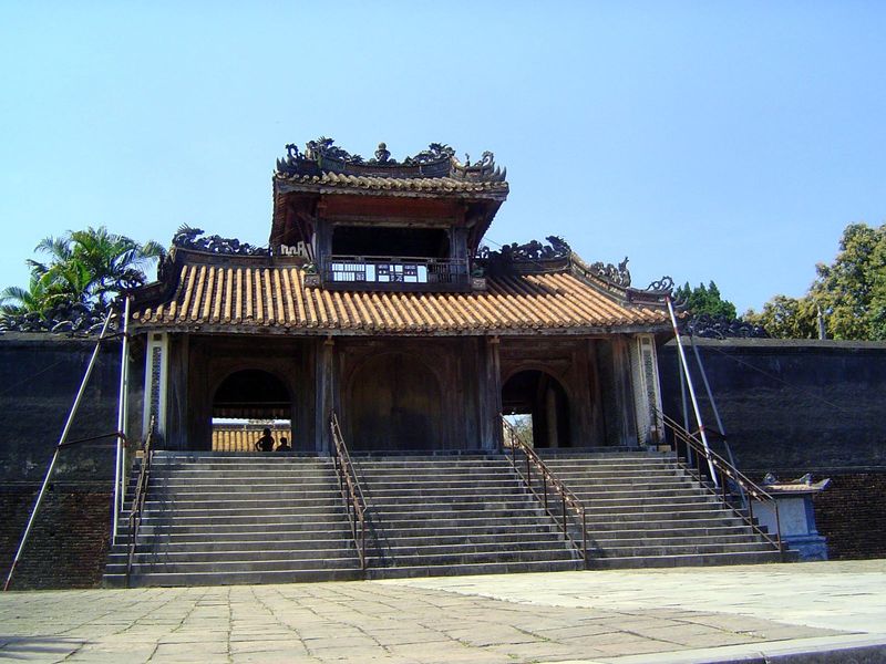 Interior enclosure with Khiem Cung Gate.
