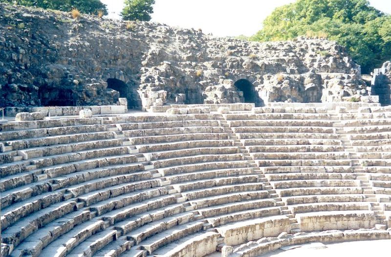 Once this theater could seat 7,000 on three tiers. The top tier is gone, however, and the middle tier has lost its seats.