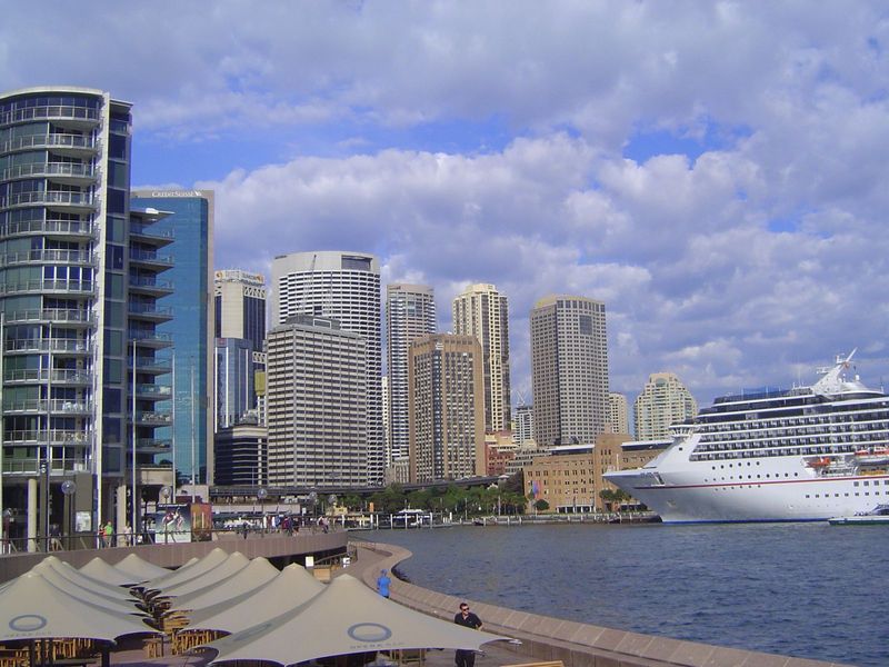 Here's Sydney Cove, where the town began. Until the Circular Quay Promenade opened as part of the 1988 Bicentennial, this stretch was closed