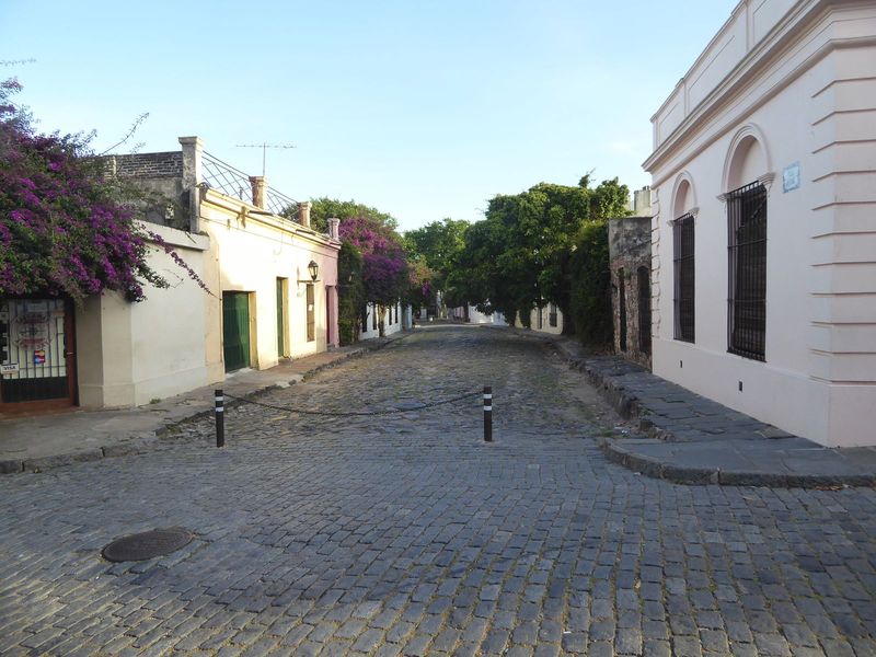 Traffic is excluded on many streets. Once again there's the contrast between older and newer paving.