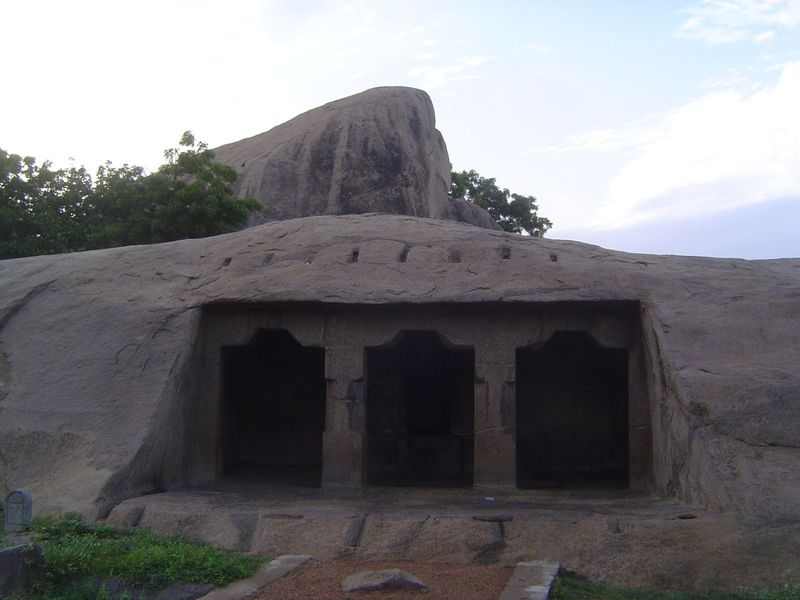 A similar case, the Kodi-k-kal Temple.