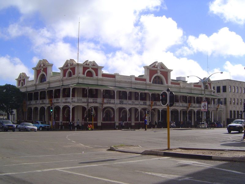 Substantial buildings were built within a decade of the town's creation. Prime example: the Willoughby Building from 1901. The building was 