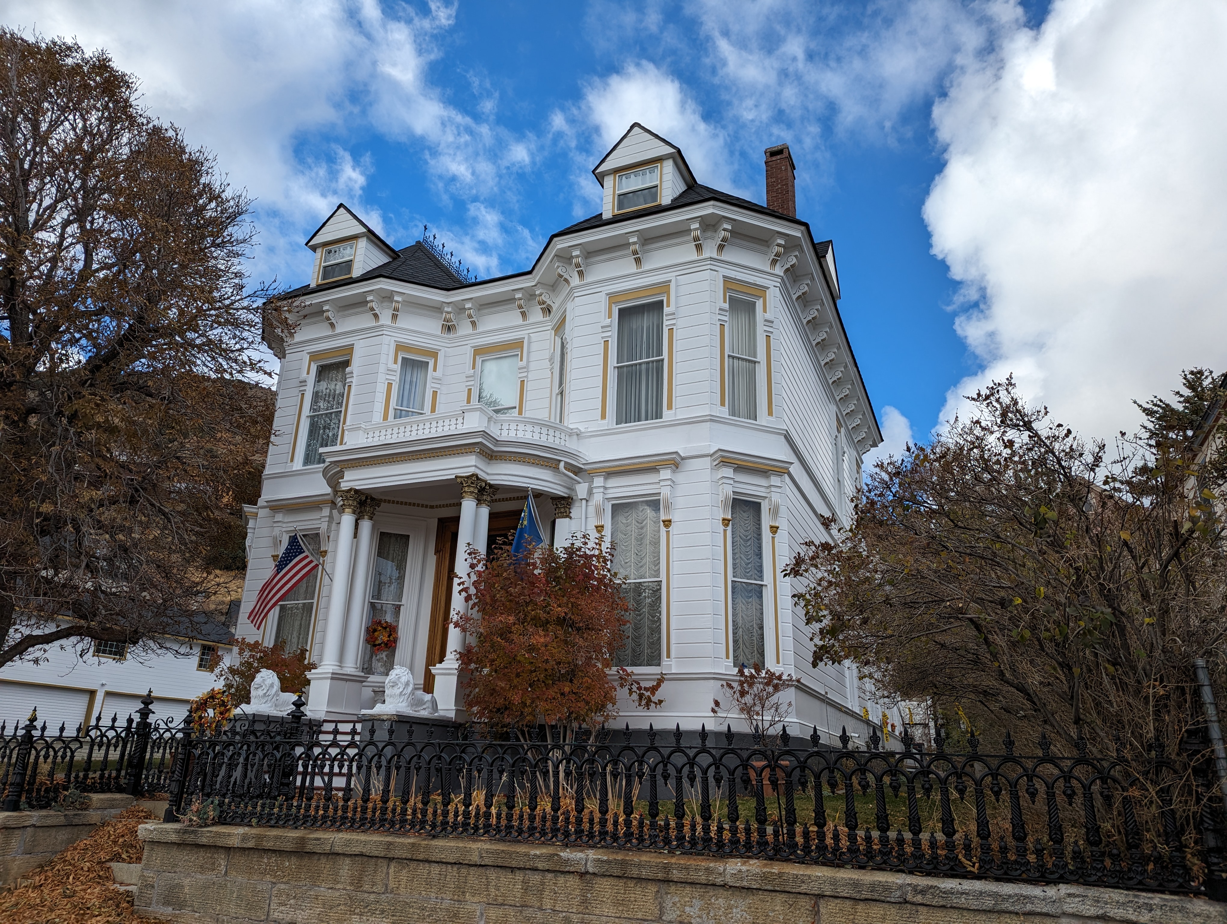 A more pretentious place, the King Mansion, was built around 1870 for a boss at the Bank of Nevada who was also a director of the V&T Railro