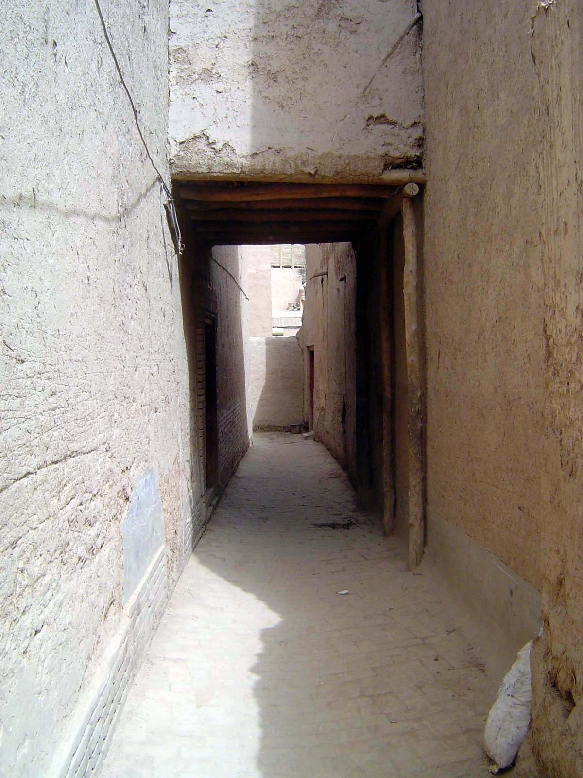 When the paving turns to brick, you can expect a dead-end.