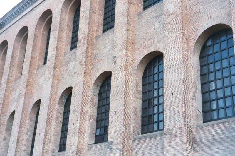 The bricks are thin, not at all like the bread loaves used today.