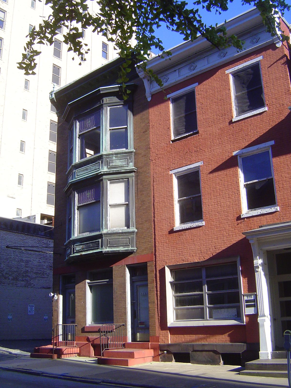 A few other modest apartment blocks of the same vintage survive.