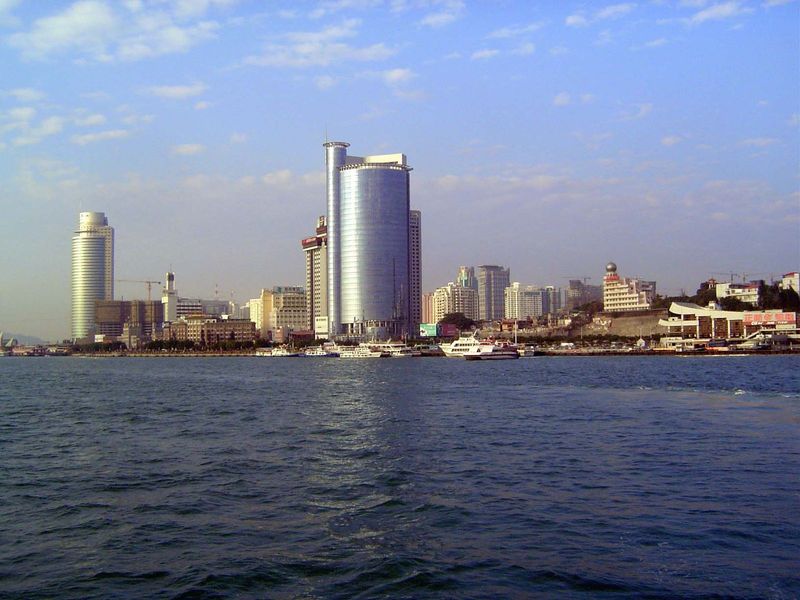 A resident, Philip Pitcher, wrote in 1909 that "Kolongsu... lies within easy rowing distance of Amoy city. It has consequently been the resi
