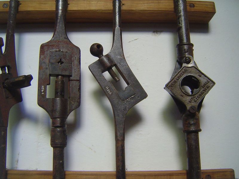Various shops are here, including tools for metalwork.