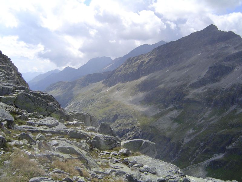 Looking down into the south-draining Dorfer Tal.