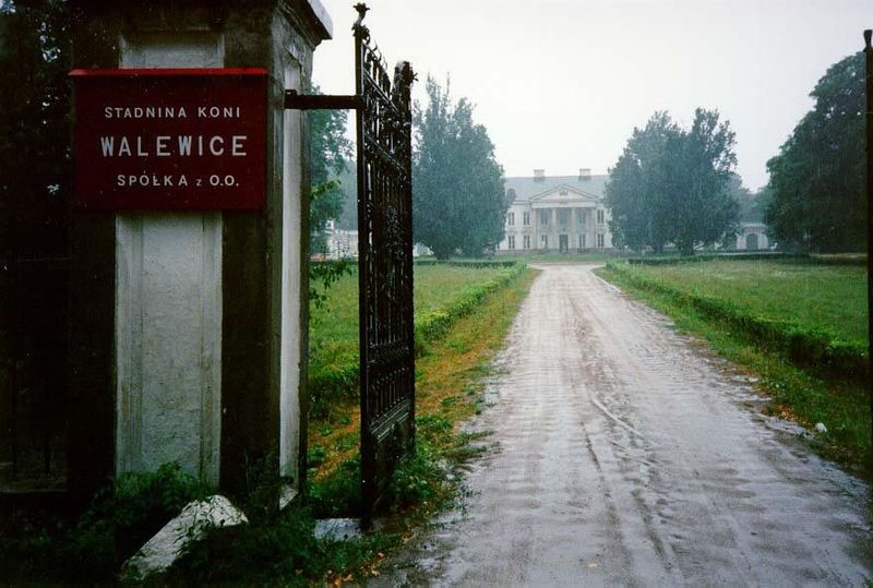 Walewice, west of Lowicz. Once visited by Napoleon, it later belonged to a Grabinski family. By 1995 it was a state farm specializing in the