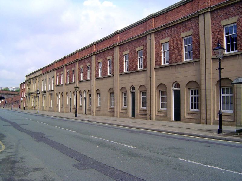 The same building showing its great length. The part of the building shown in the previous picture is near the far end.