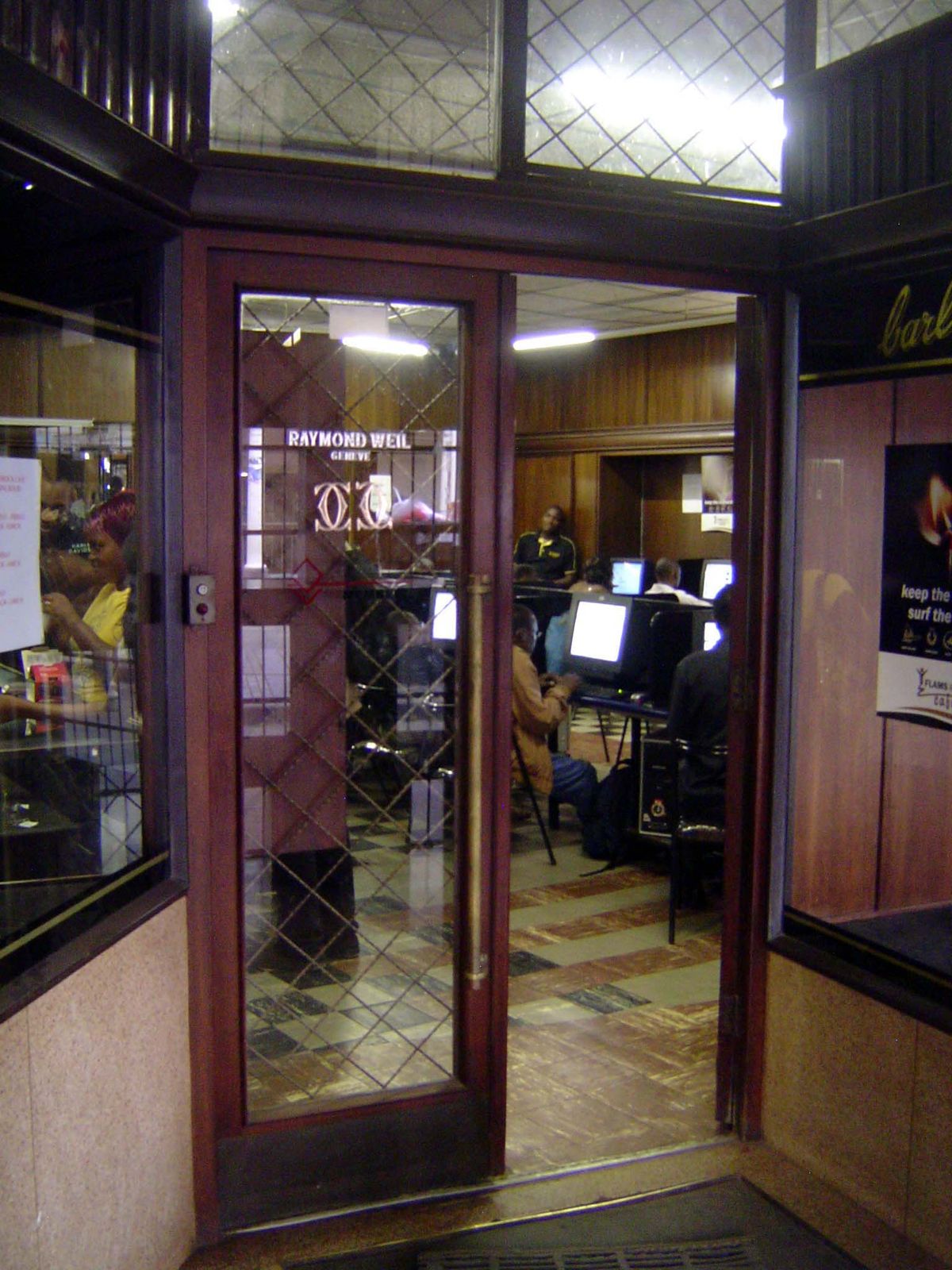 A former downtown jeweler, now an internet cafe.