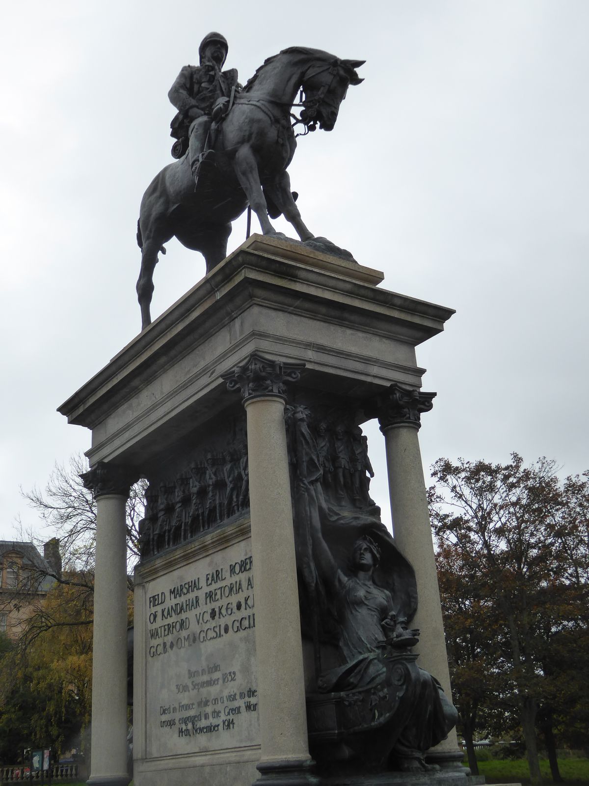 I'm a sucker for these things. This one's the Roberts Memorial, with Victory at the prow of a galley.  Was it sly humor to be ennobled as Ea