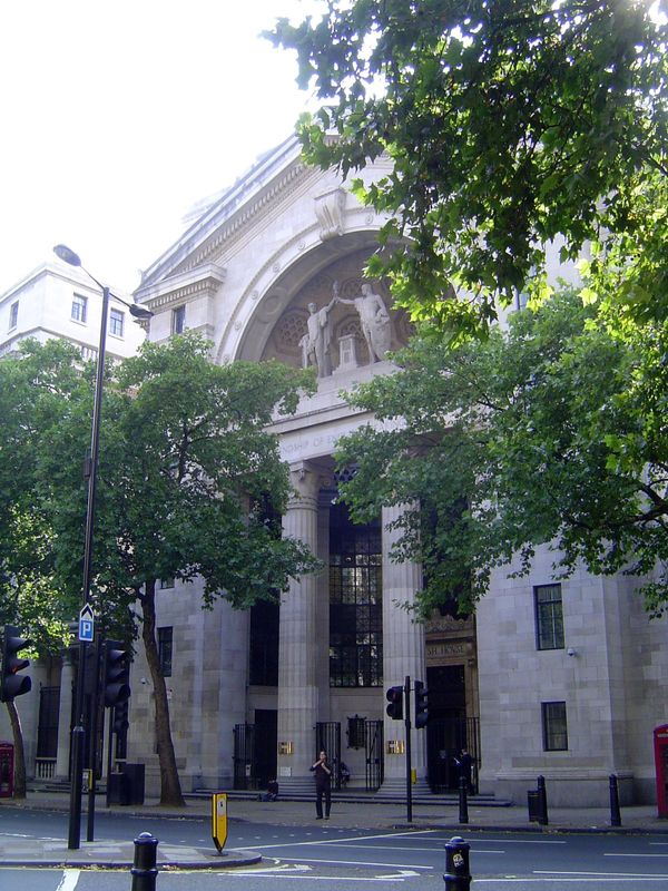 Next door is Bush House, which, wing after wing, opened as a trading center from 1923 to 1935. It was owned by American companies and design