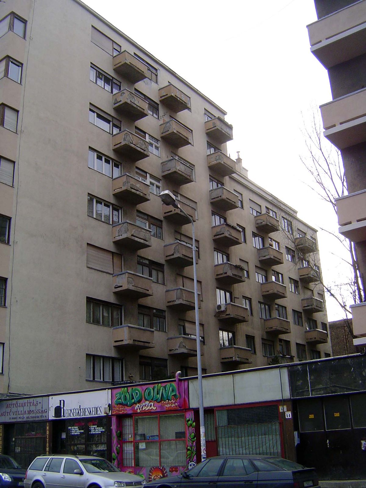 The ground-floor shops don't cut it either? Yet Heathcote calls these buildings "one of the great examples of pioneering housing in European