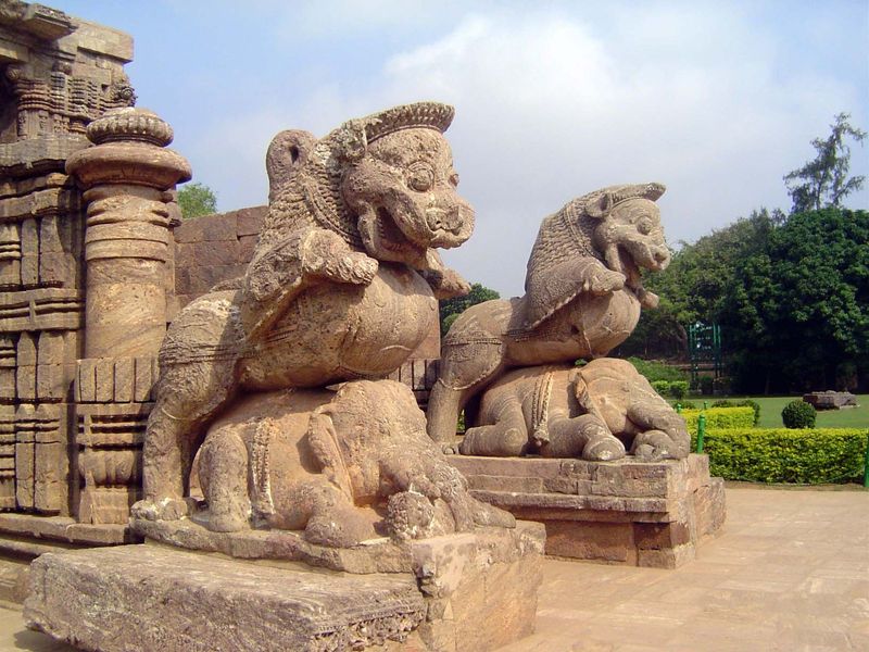 Lions atop elephants at the entrance steps through which we passed earlier.