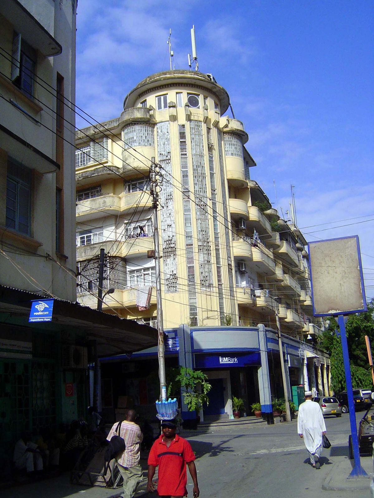 Something more stylish: Deco on Mosque Street.