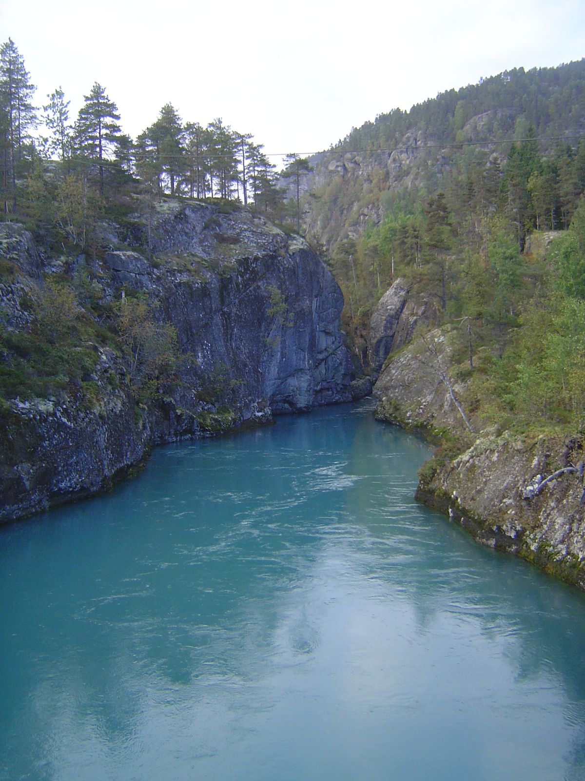 Here's the lake's narrow outlet.