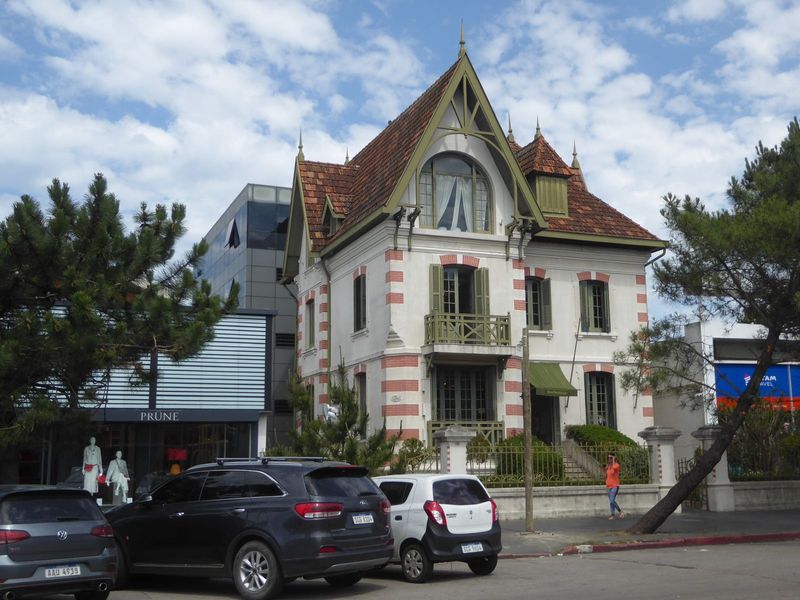 Welcome to the Petit Hotel, which opened as the Anglo Instituto in 1913.
