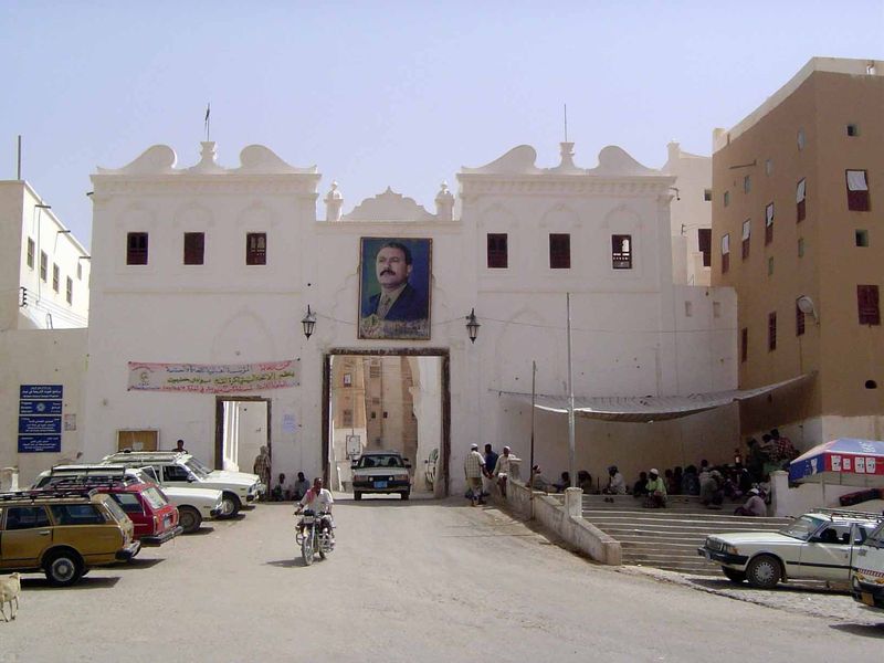 The sole entrance, a confection of classical design and megalomania. Note the three entrances: there's the main one, one for women, and one 