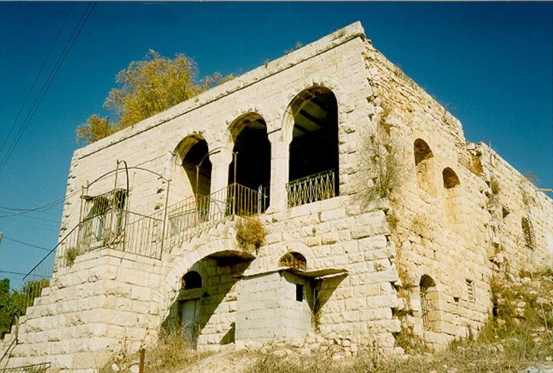 The same method of roof construction soon appeared in houses as in this house between Birzeit and Jifna, even though the walls continued to 