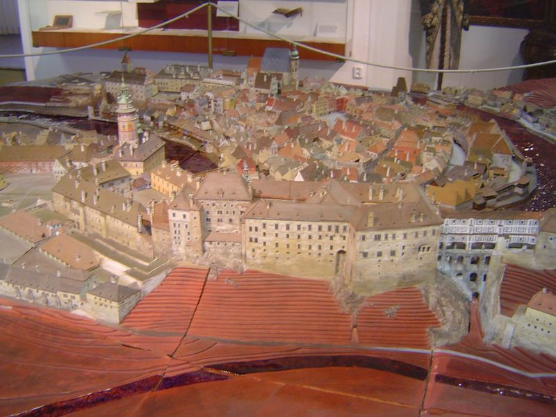 The view from over and behind the castle, which was built around a series of courtyards. Note the extraordinary Bridge of Cloaks, on the rig